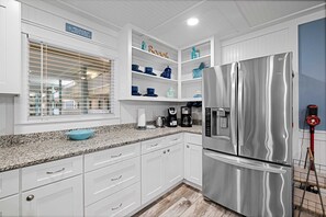 Well equipped kitchen