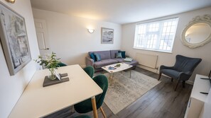 Living Room / Lounge