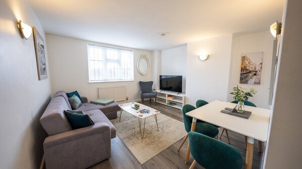Living Room / Lounge