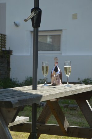 Summer Fizz for 2 in the Private Rear Garden
