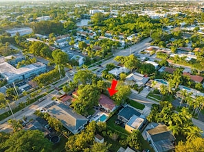 "Architecture","Building","Outdoors","Urban","Neighborhood"