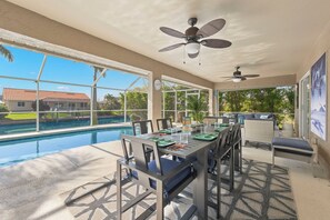 Pool side Dining