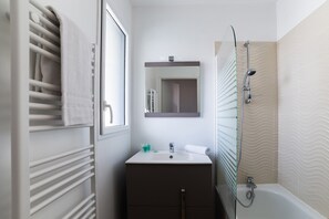 Unit features full bathroom