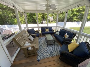 Screened Rear Porch