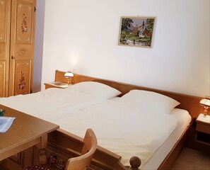 Ferienwohnung Nr. 2,1-2 Pers.,50 qm,W-LAN,Balkon,Doppelzi.+sep.Schlafgelegenheit