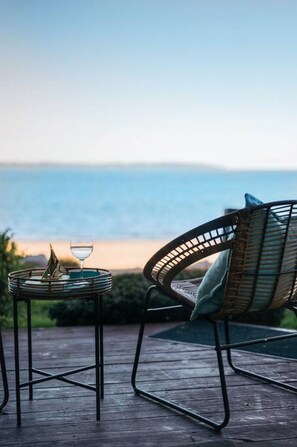 Steps away from the bay, endless tranquility awaits!