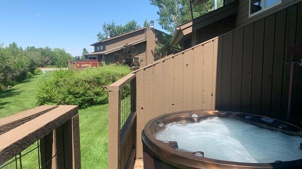 Private hot tub available all year