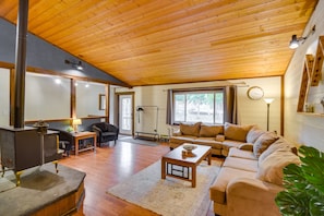 Living Room | Wood-Burning Stove | Free WiFi | Open Floor Plan