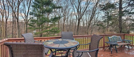 Woodbury Vacation Rental | 3BR | 1.5BA | 1,500 Sq Ft | Stairs Required