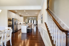 Main Level,Entry,