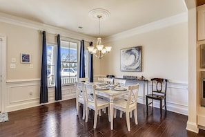 Main Level,Dining Area,