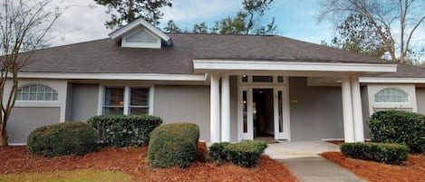 Owners Club at Hilton Head - Outdoor Home View