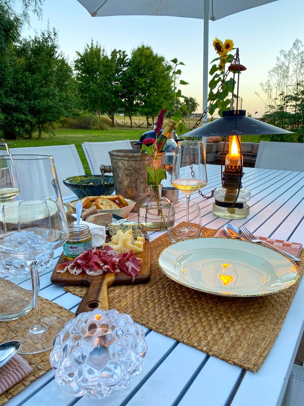 Outdoor dining