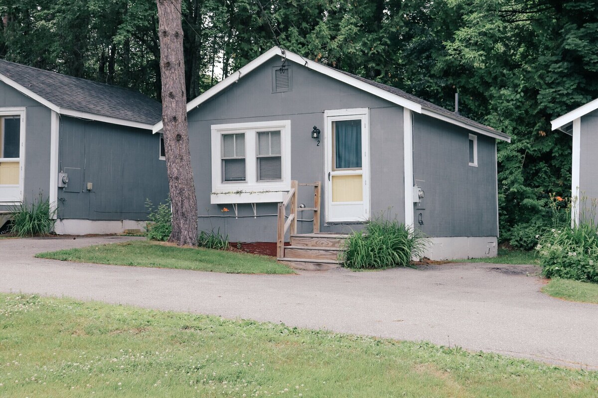 NEW MaineStay Cottage #3 Full Kitchen + Fireplace in Hampden/Bangor