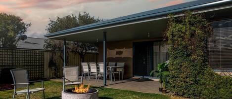 A fire pit in the backyard offers a cosy spot to enjoy a Mudgee sunset or cuddle up under the stars.