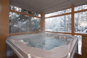 Bain à remous intérieur