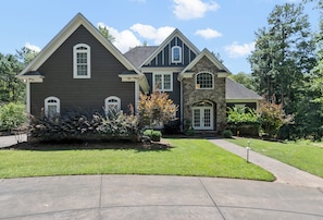 Circular driveway with added parking to the left for ample parking