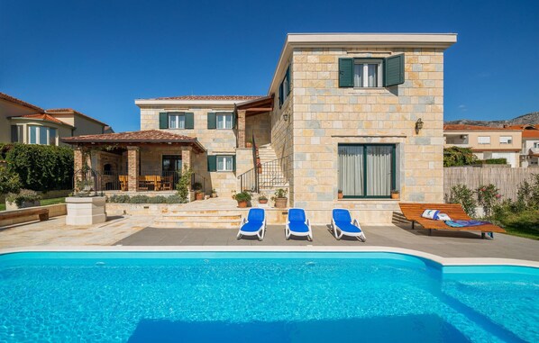 pool