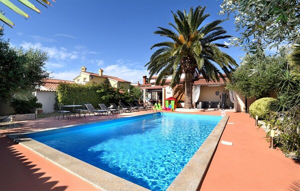 pool