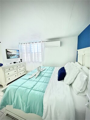 Bedroom king size bed 
