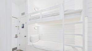 CAM04000G0-PR0047-STILL004