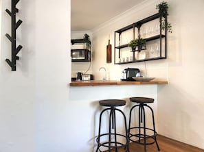 Kitchen bar with Stools great for having a quick breakfast