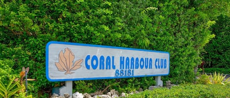 Coral Harbour Club MM88 Oceanside