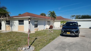 Apt B is on the left. Park on the left. Summerwinds Ct is a quiet cul de sac.