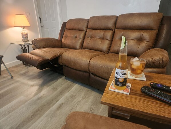 2023 All new furniture.
