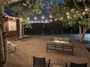 Large courtyard patio to enjoy