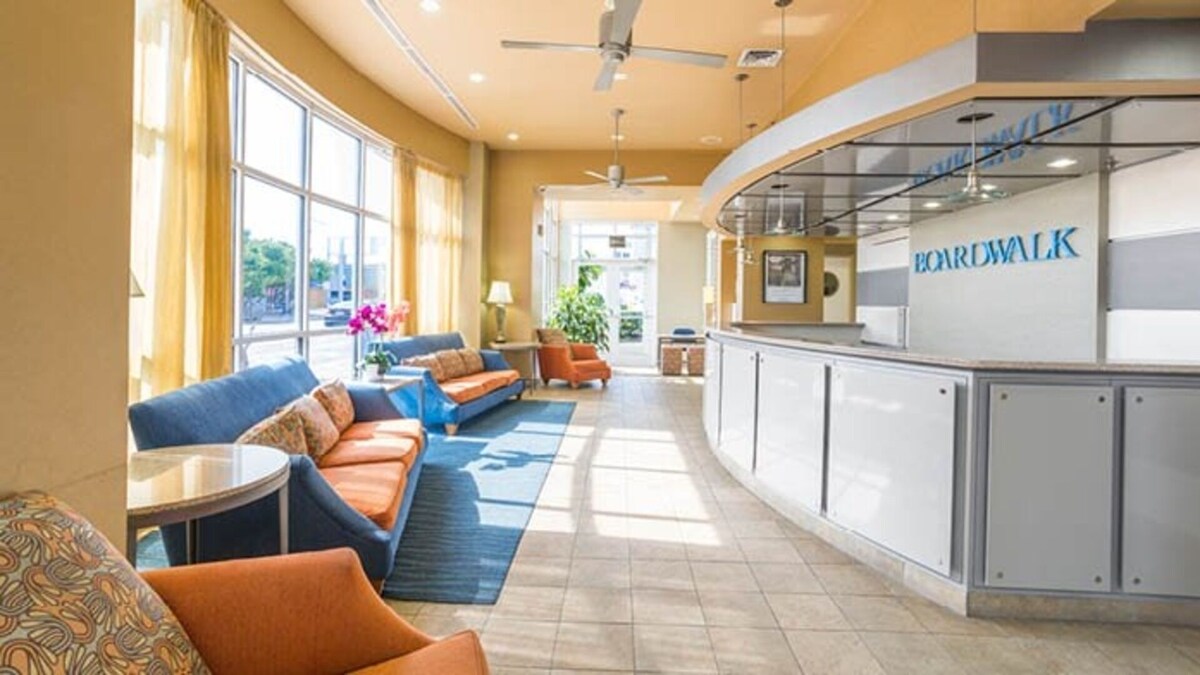 Two Bedroom Lock-off, Ocean View, Luxury Condo, Virginia Beach, VA (2581552)