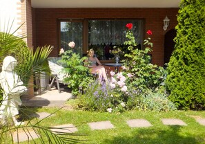 Appartement Talblick-Südterrasse mit herrlichen Ausblick in den Garten