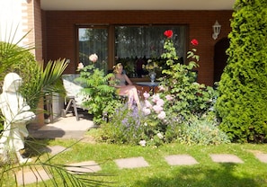 Appartement Talblick-Südterrasse mit herrlichen Ausblick in den Garten