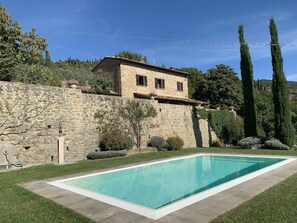 Building Exterior, Pool