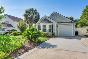 Exterior | Driveway Parking (4 Vehicles) | Garage Parking (1 Vehicle)