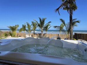 Outdoor spa tub