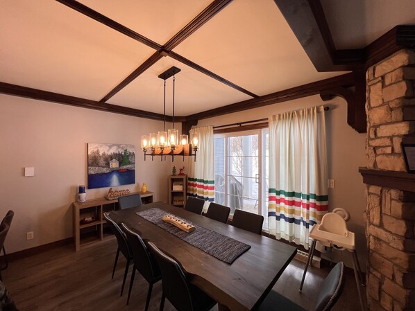 Dining room for 8 people