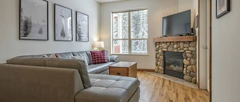 This is the Largest Condo in Creekside and Opens up Right onto the Ski Way 