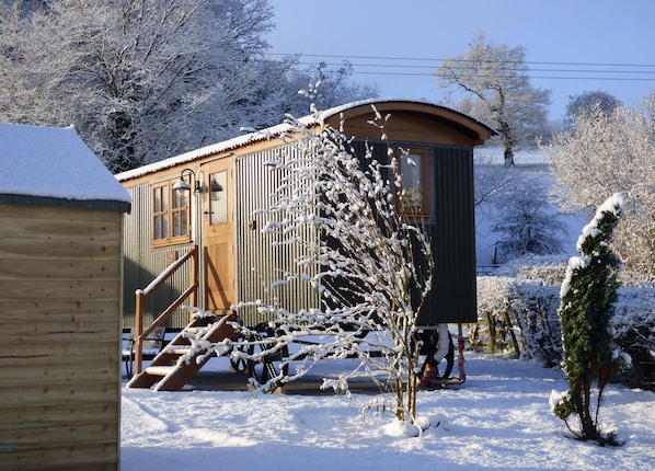 Woody's Retreat on a beautiful winter's day