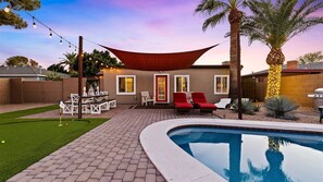 Welcome to your Oasis! Enjoy your colorful AZ sunsets relaxing here!