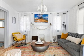 Living Room (2)
