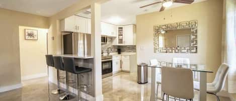 Dining/Kitchen Area