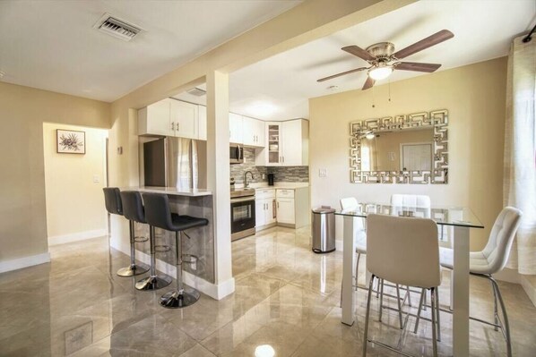 Dining/Kitchen Area