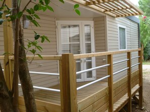 Property, Building, Plant, Window, Wood, Tree, Wood Stain, House, Fence