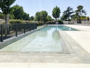 L'Eau, Ciel, Propriété, Arbre, Plante, Piscine, Composite, Loisir, Rectangle, Immobilier