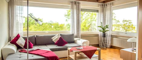 Ferienwohnung "Rieslaner" (45qm) mit kostenfreiem WLAN-Wohnzimmer