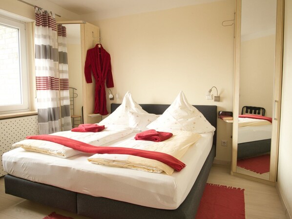 Ferienwohnung "Silvaner" mit Balkon-Schlafzimmer