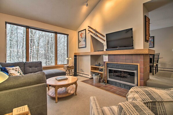 Killington Vacation Rental | 2BR | 2.5BA | Stairs to Access | 1,500 Sq Ft