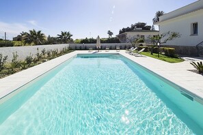 Holiday Home Swimming Pool