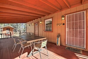 Main House (Papa Bear) Covered Deck